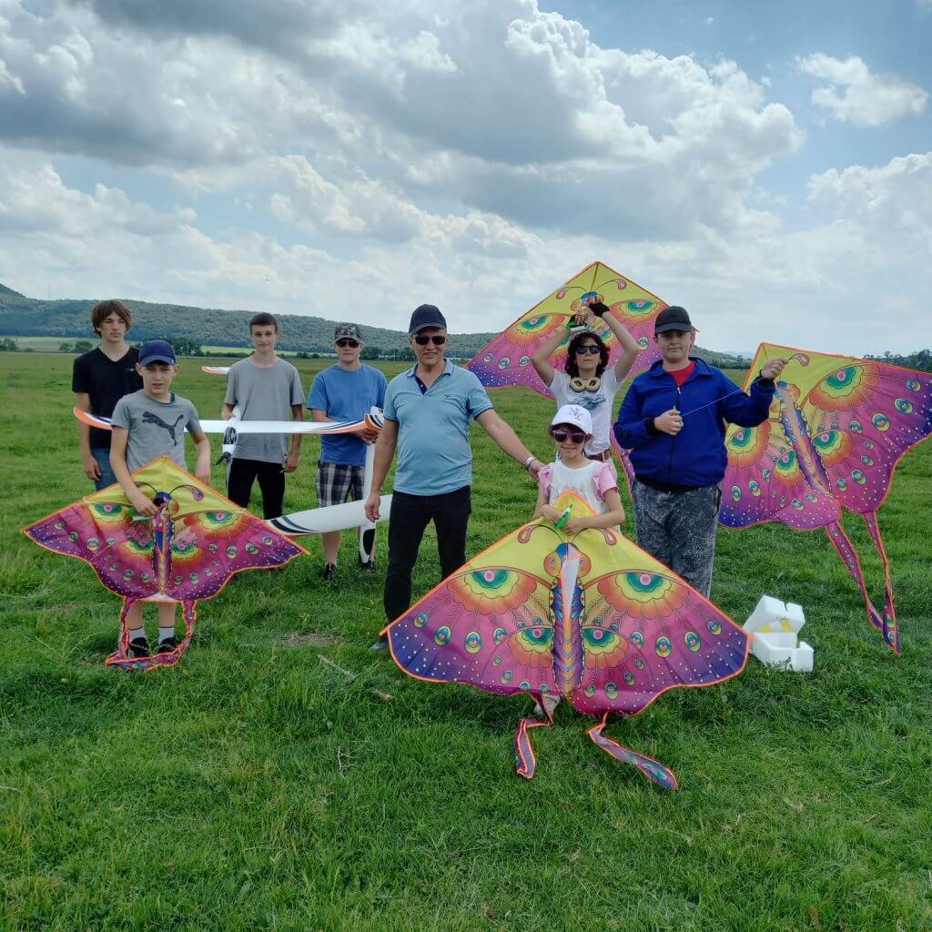 Numeroase premii pentru cercul de Aeromodele la ”Cupa Ienopolis” 1 IMG 20240523 WA0016