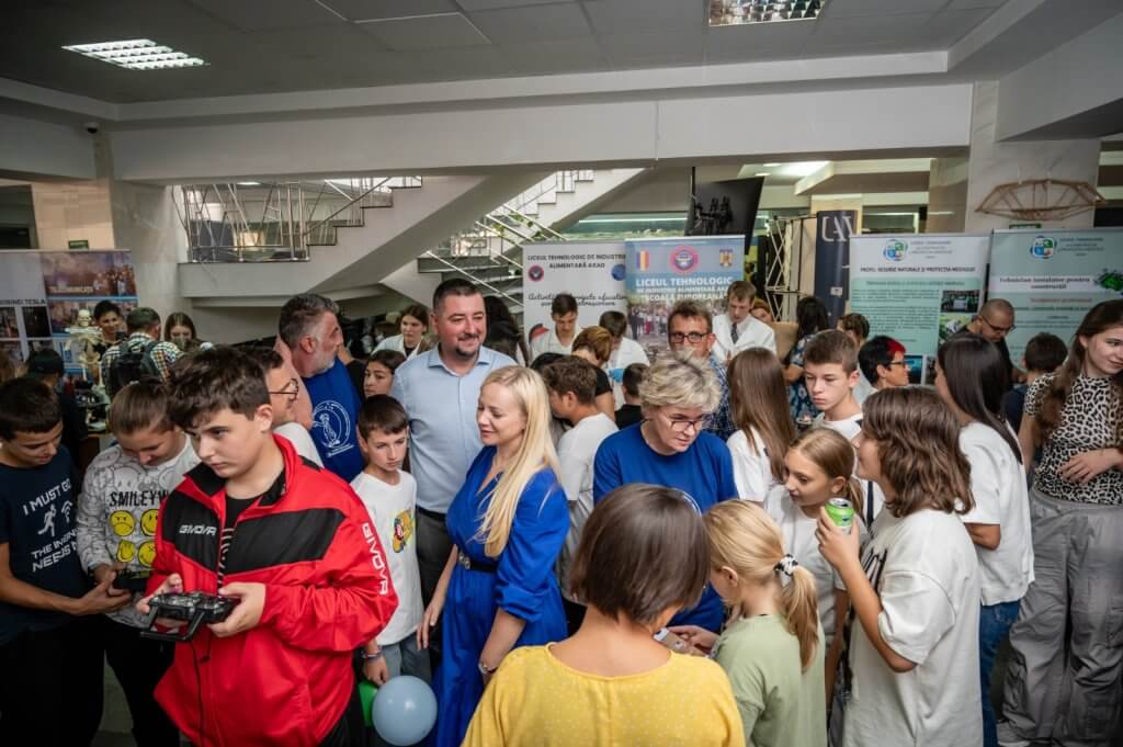 Prezenți la Noaptea cercetătorilor europeni 2024 2 nc2