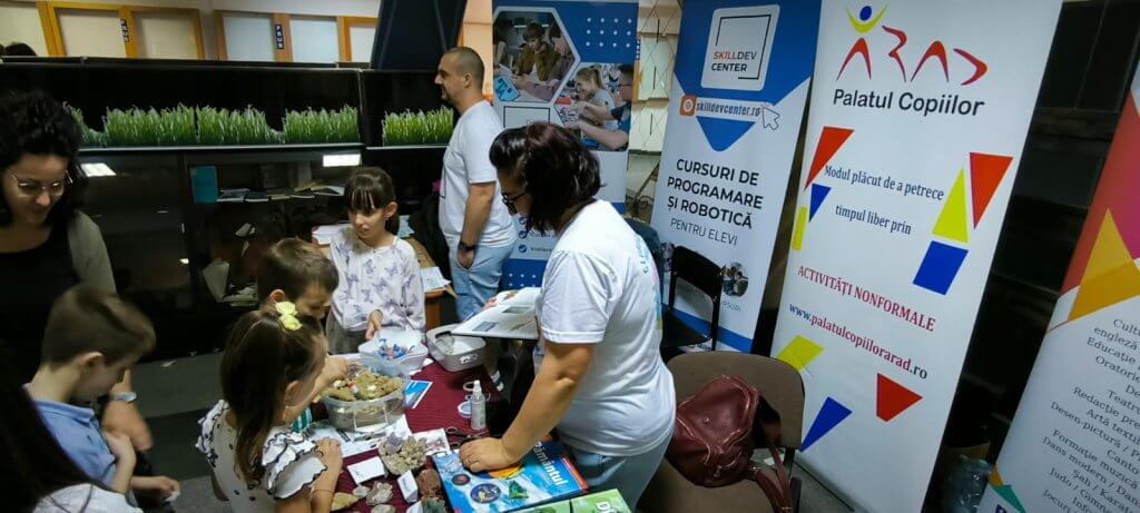 Prezenți la Noaptea cercetătorilor europeni 2024 9 nc9